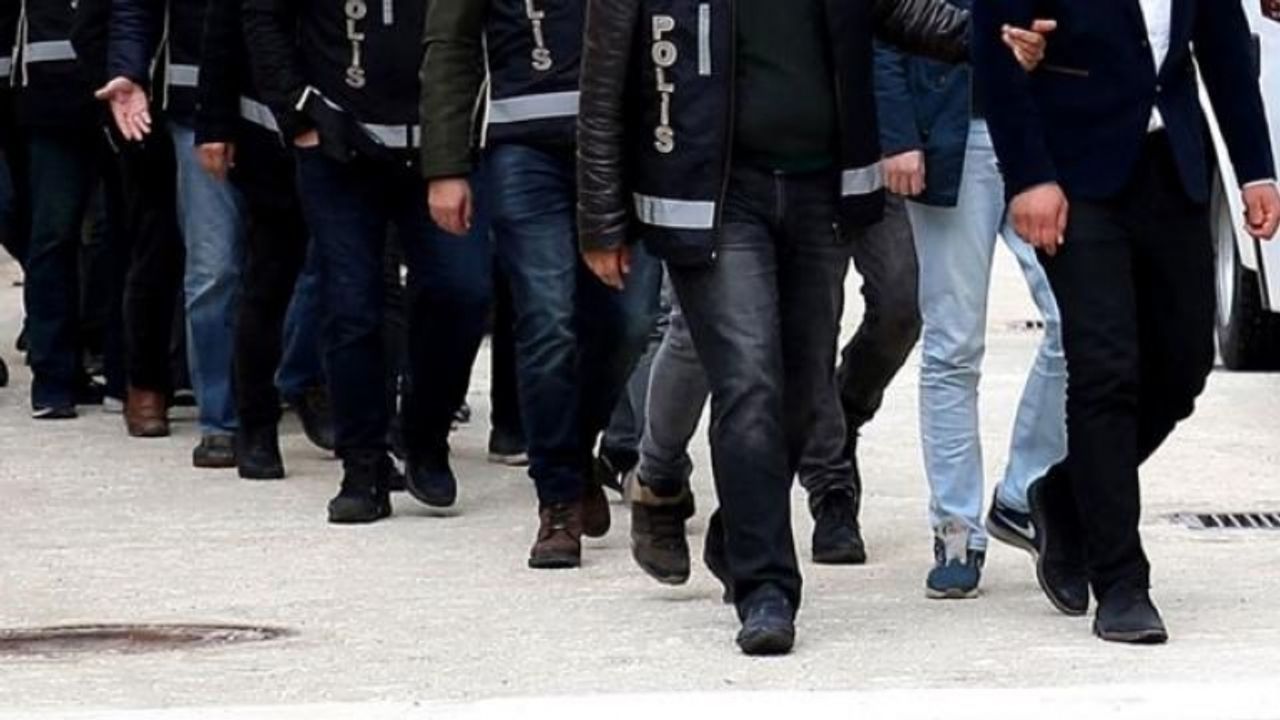 Van’da değişik suçlardan aranan 26 kişi tutuklandı