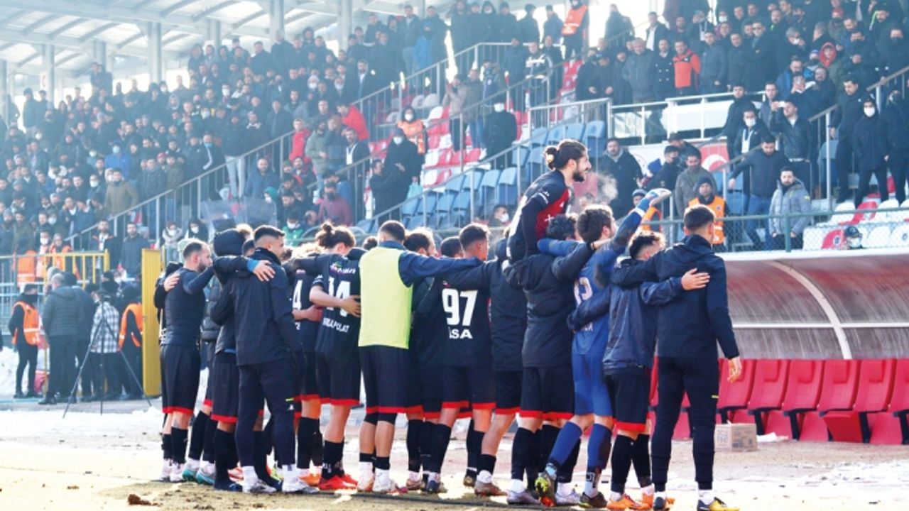 Vanspor'a, sahasında seyircisiz oynama cezası...