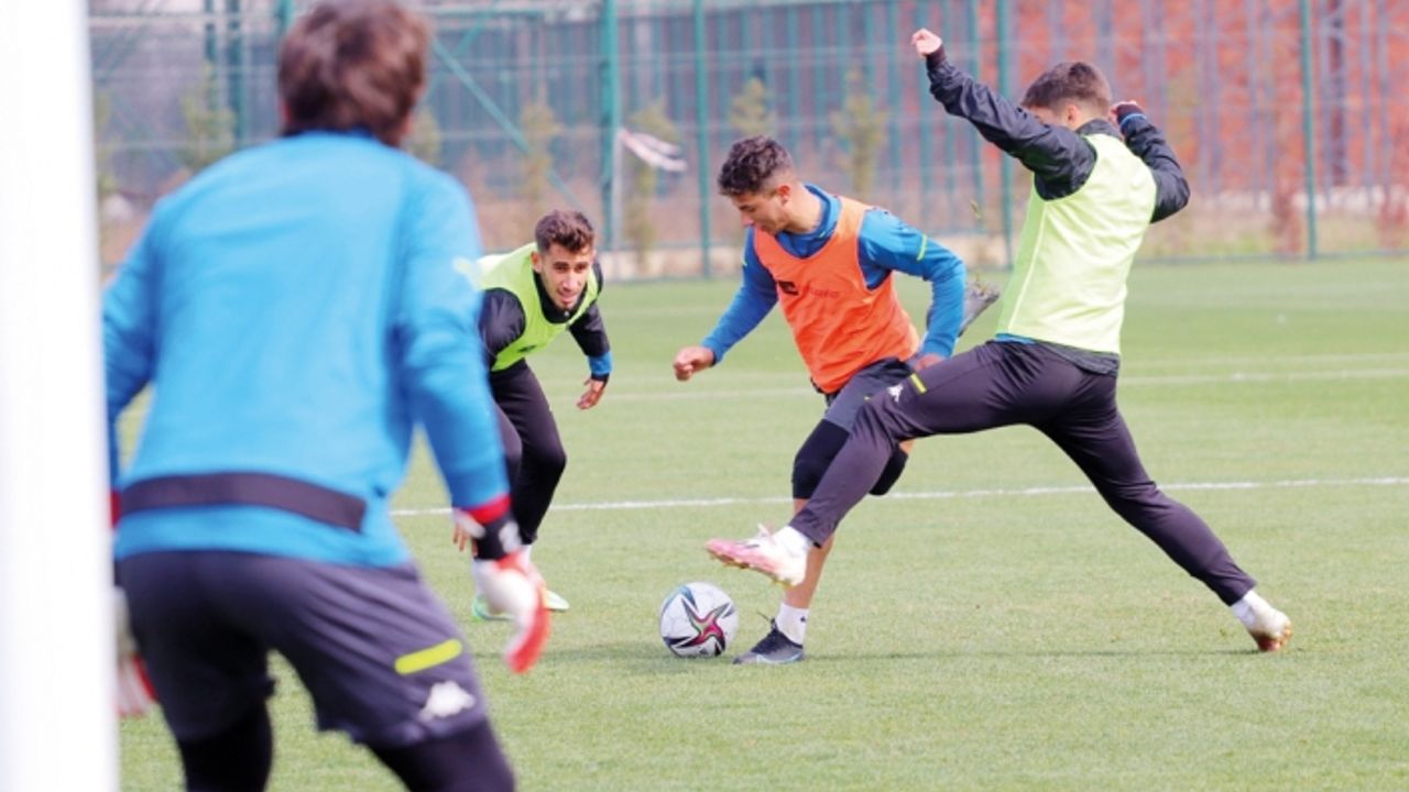 Vanspor, Sarıyer maçı hazırlıklarını sürdürüyor