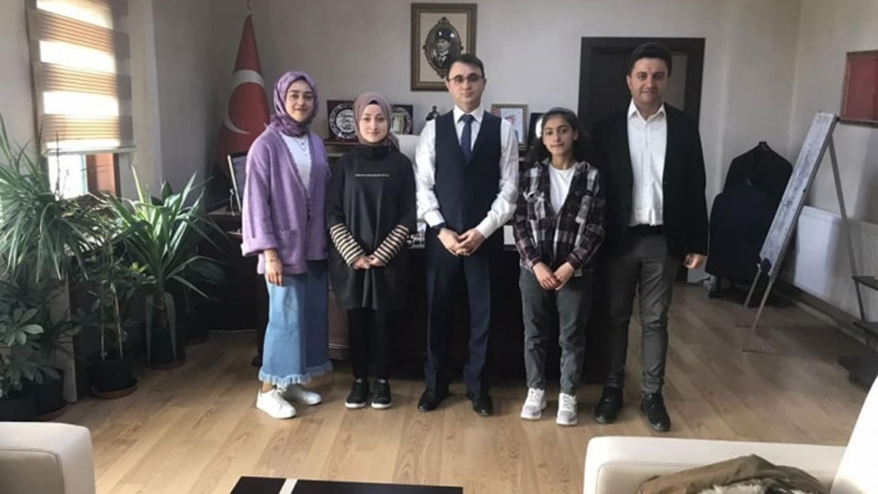 Kaymakam Nasır dereceye giren öğrencileri ağırladı