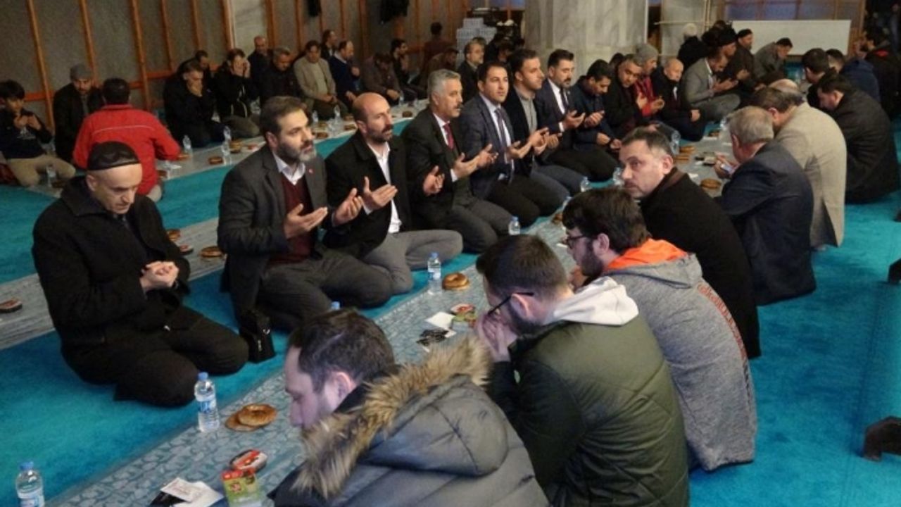 Van'da geleneksel ‘Ümmet İftarı’ düzenlendi