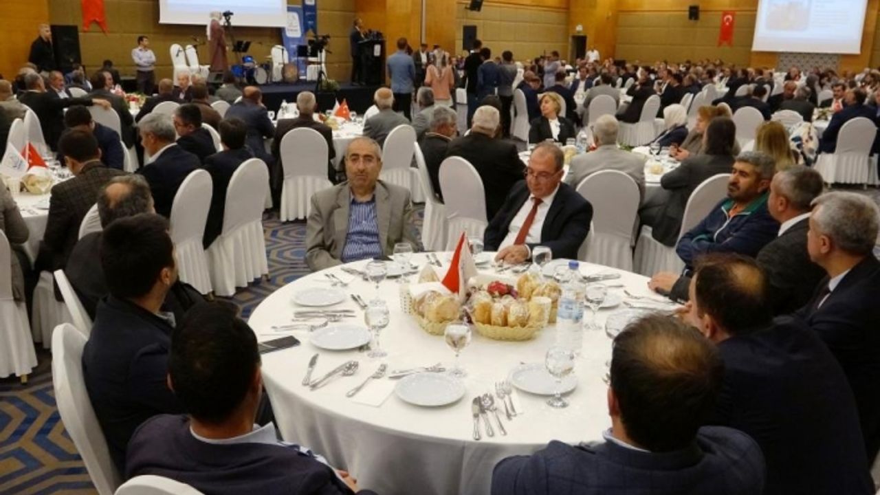 Başkan Say Edremit'te yapılan hizmetleri anlattı