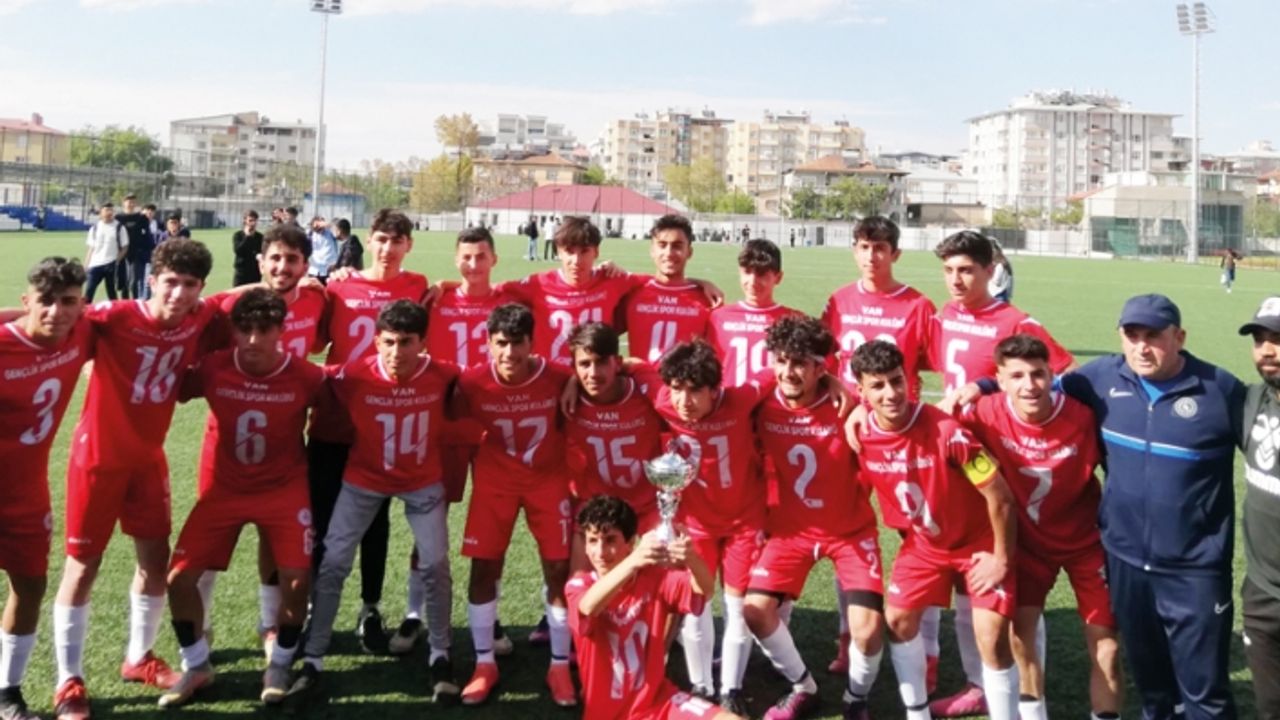 Gençlik Spor U-16 Takımı, finalde Van'ı temsil edecek