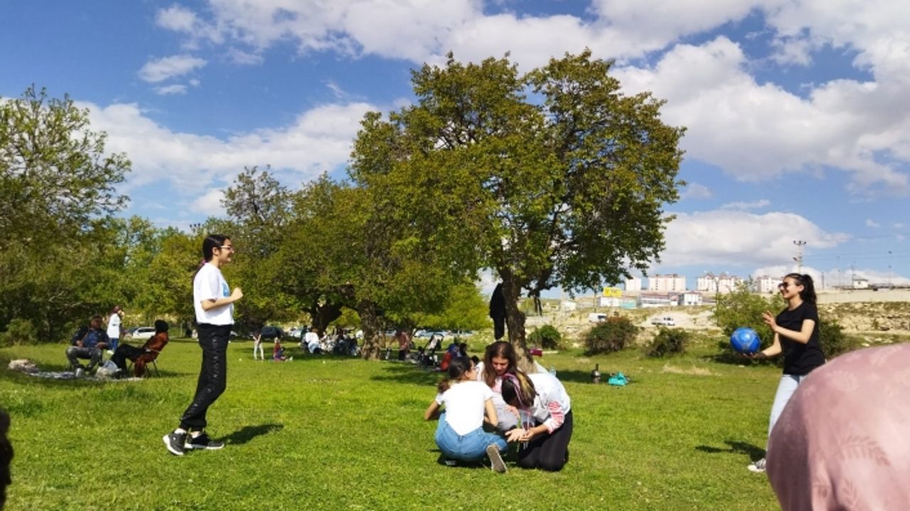 Turkuaz Dil Kurumları'ndan çocuklara bayram hediyesi...