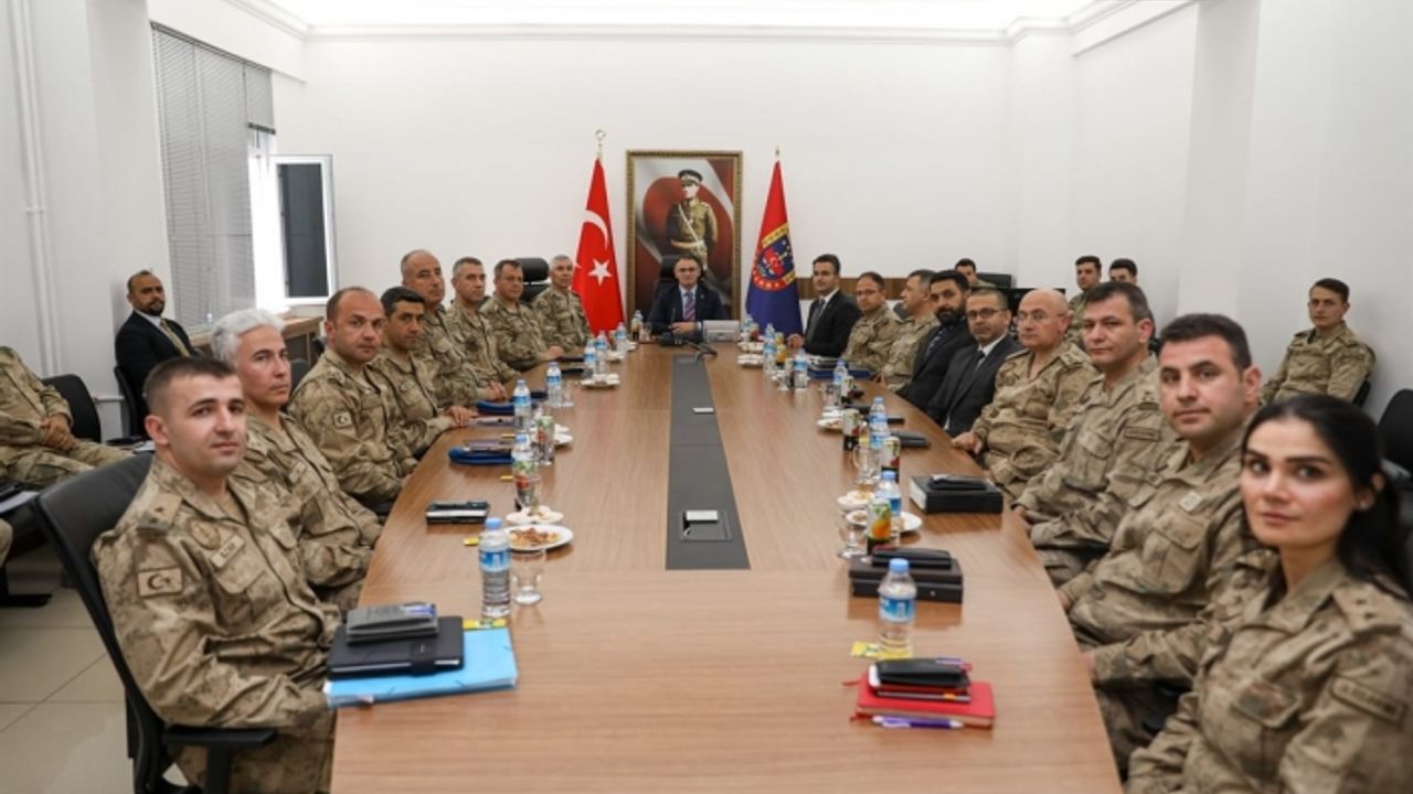 Vali Balcı’dan emniyet ve jandarmaya ziyaret