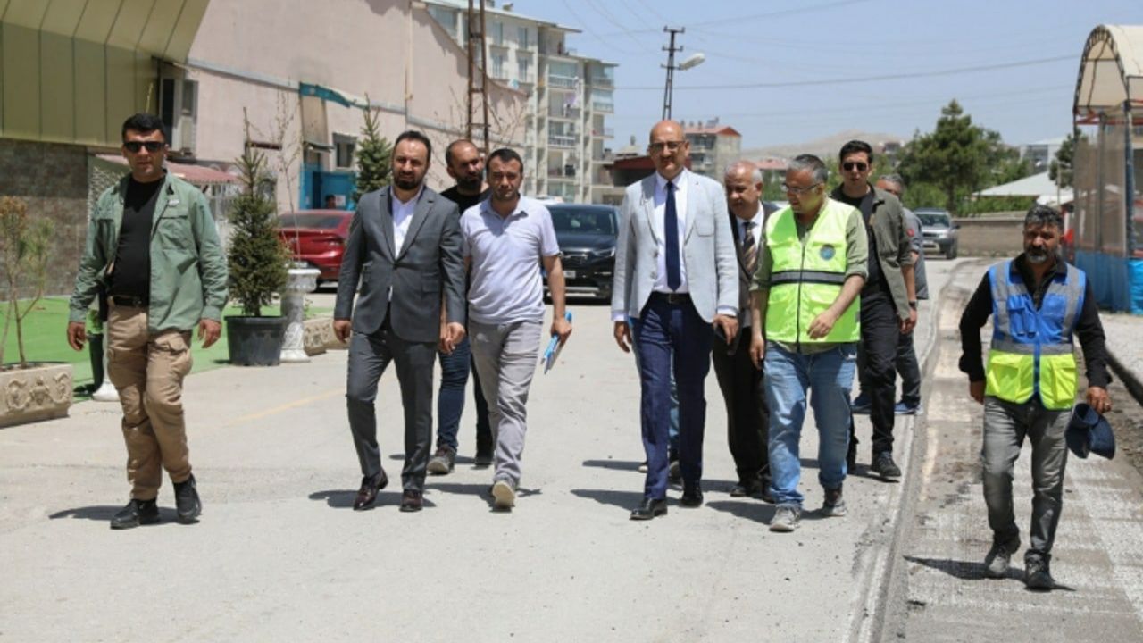 Asfalt serim çalışmaları hız kesmeden devam ediyor