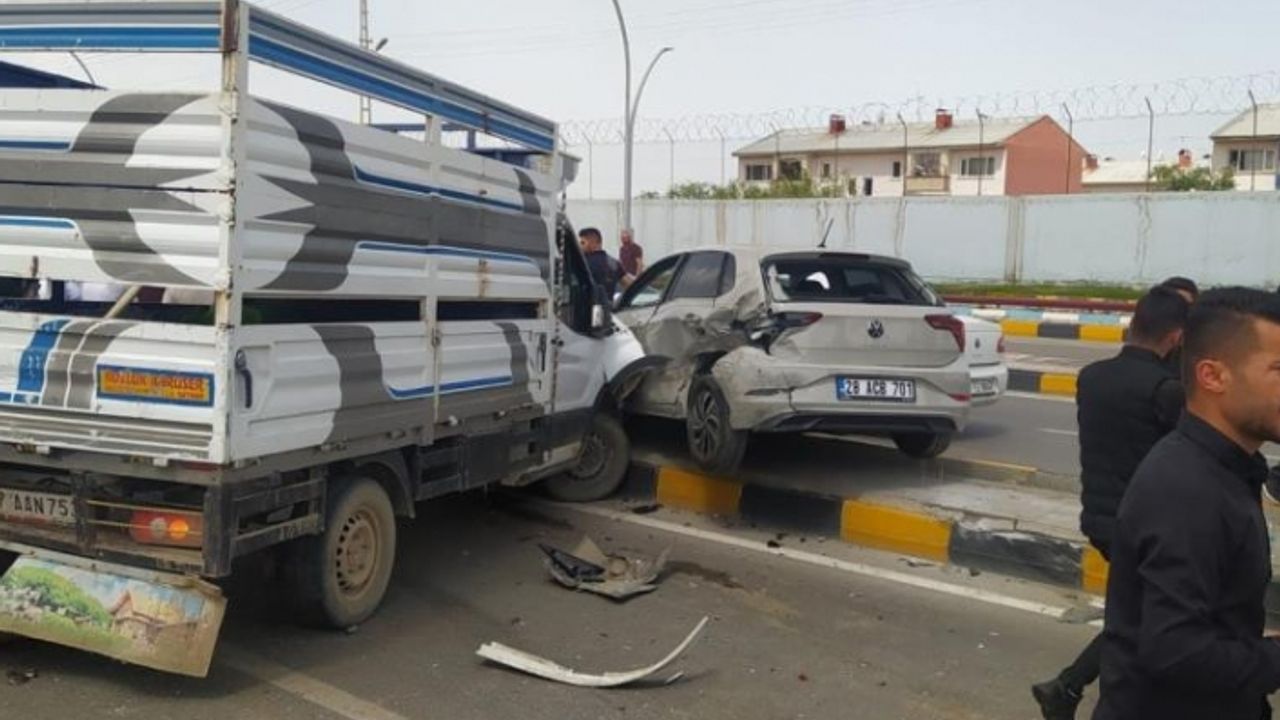 Edremit'te zincirleme kaza: 7 yaralı