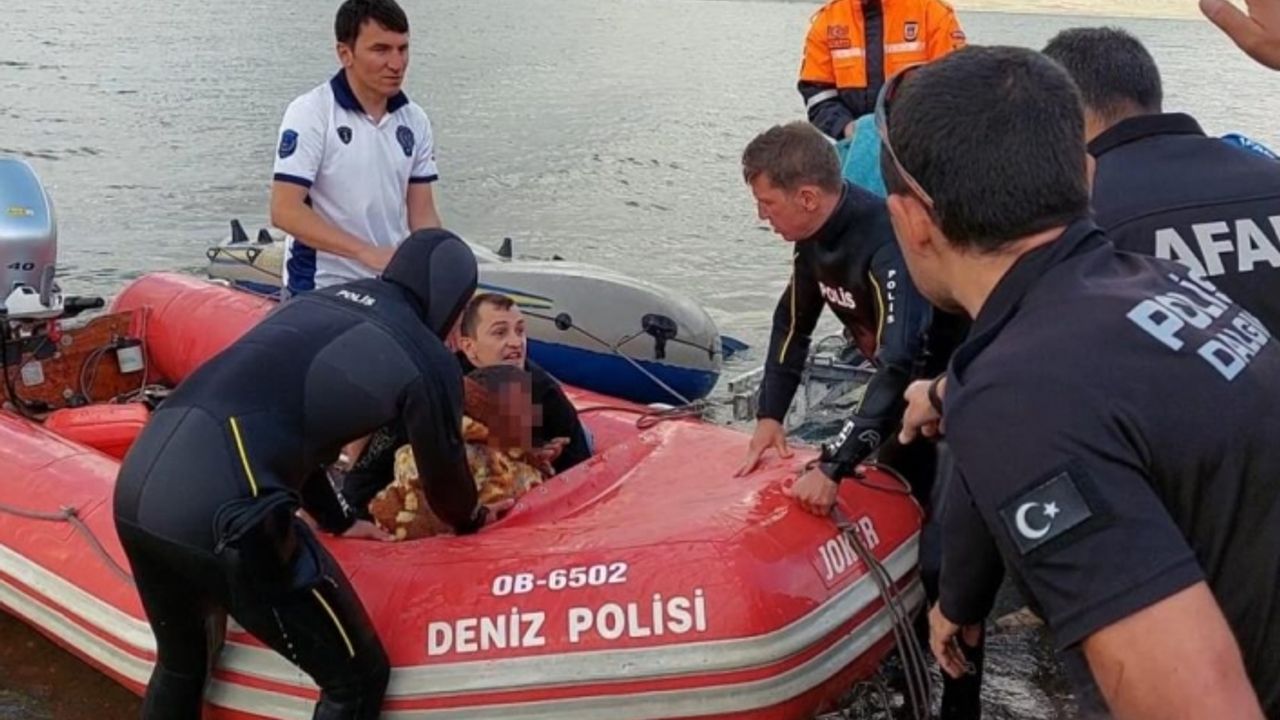 Erçek Gölü'nde şişme botla mahsur kalan kişi kurtarıldı