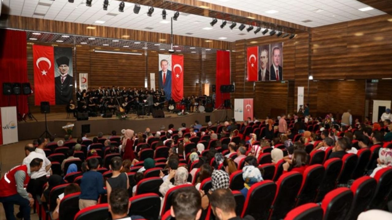 Türk Halk Müziği konserine yoğun ilgi