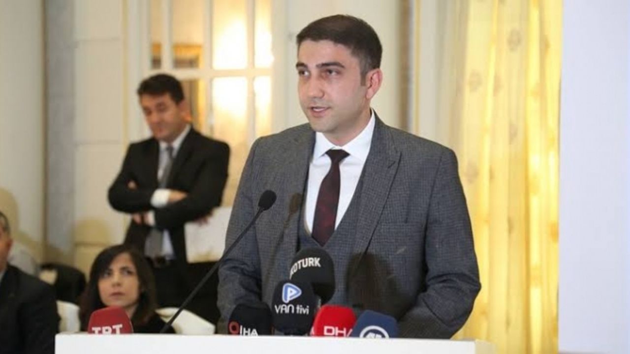 Vanspor Başkanı Avcı ve As Başkan Dinçer görevini bıraktı