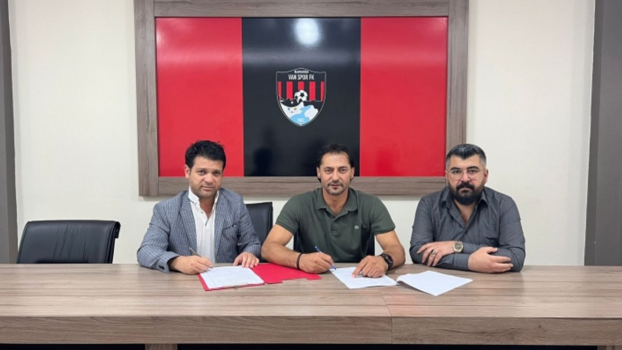 Vanspor, Zeki Yılmaz ile anlaştı