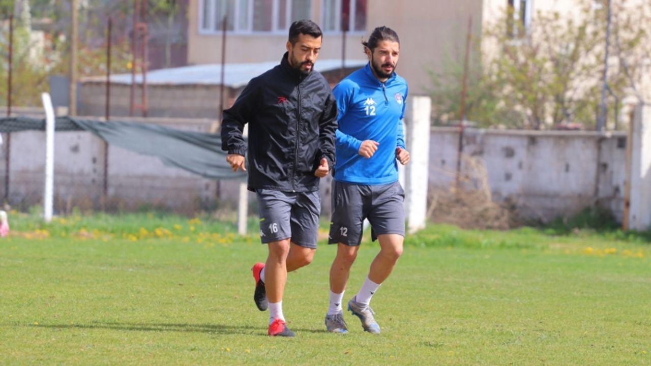 Vanspor’da yaprak dökümü sürüyor