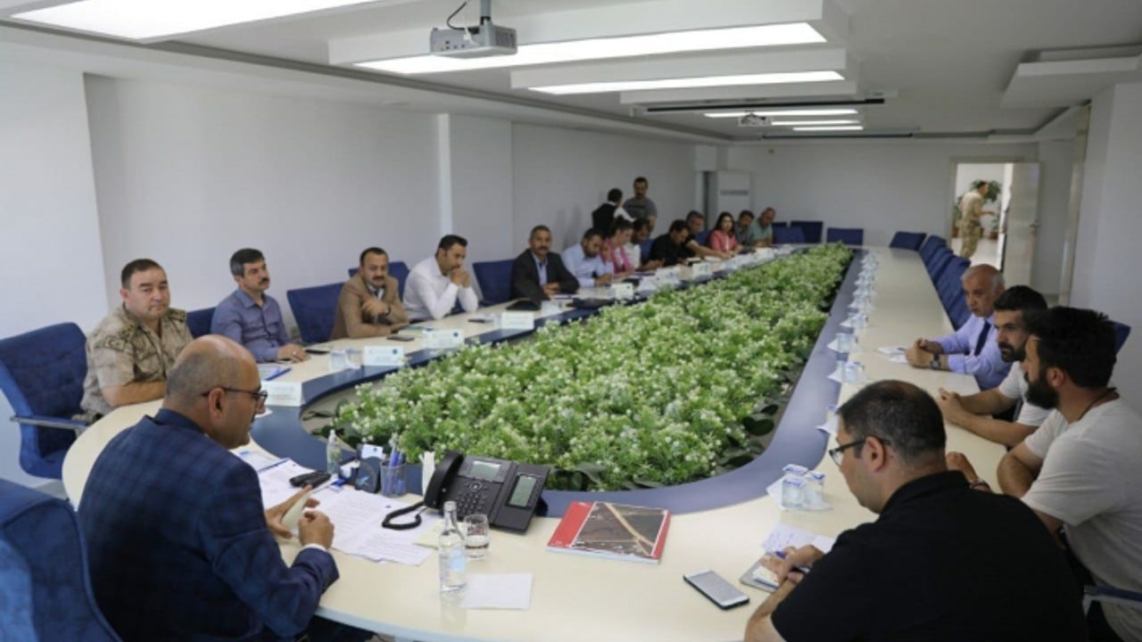 Başkan Vekili Aydın, vatandaşların sorunlarını dinledi