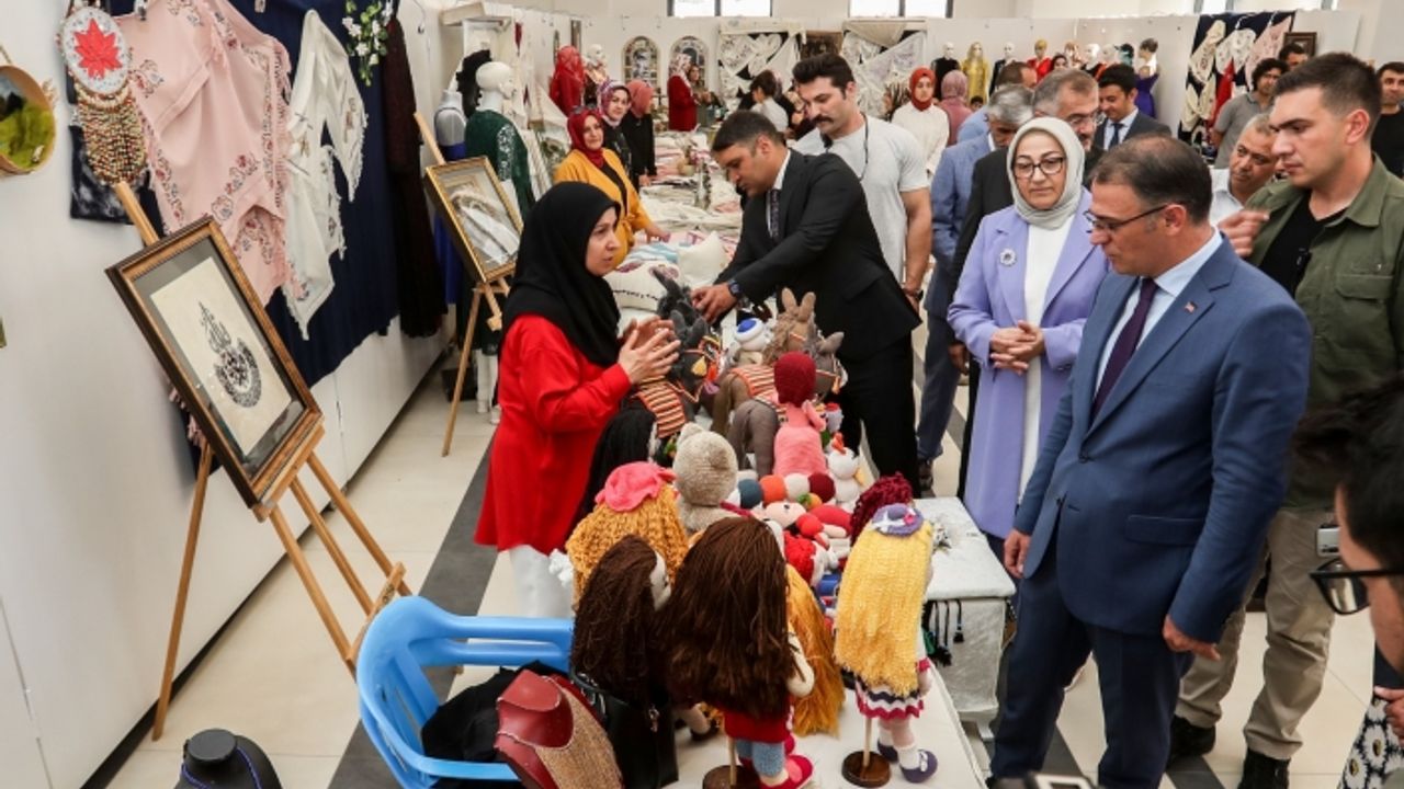 Vali Balcı, ‘el emeği göz nuru’ sergisini açtı