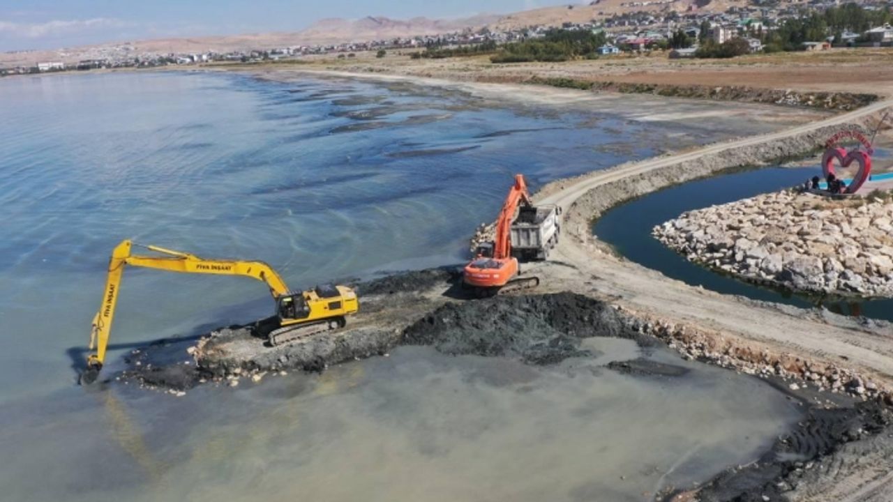 Van Büyükşehir, dip çamur temizliği yaptıracak
