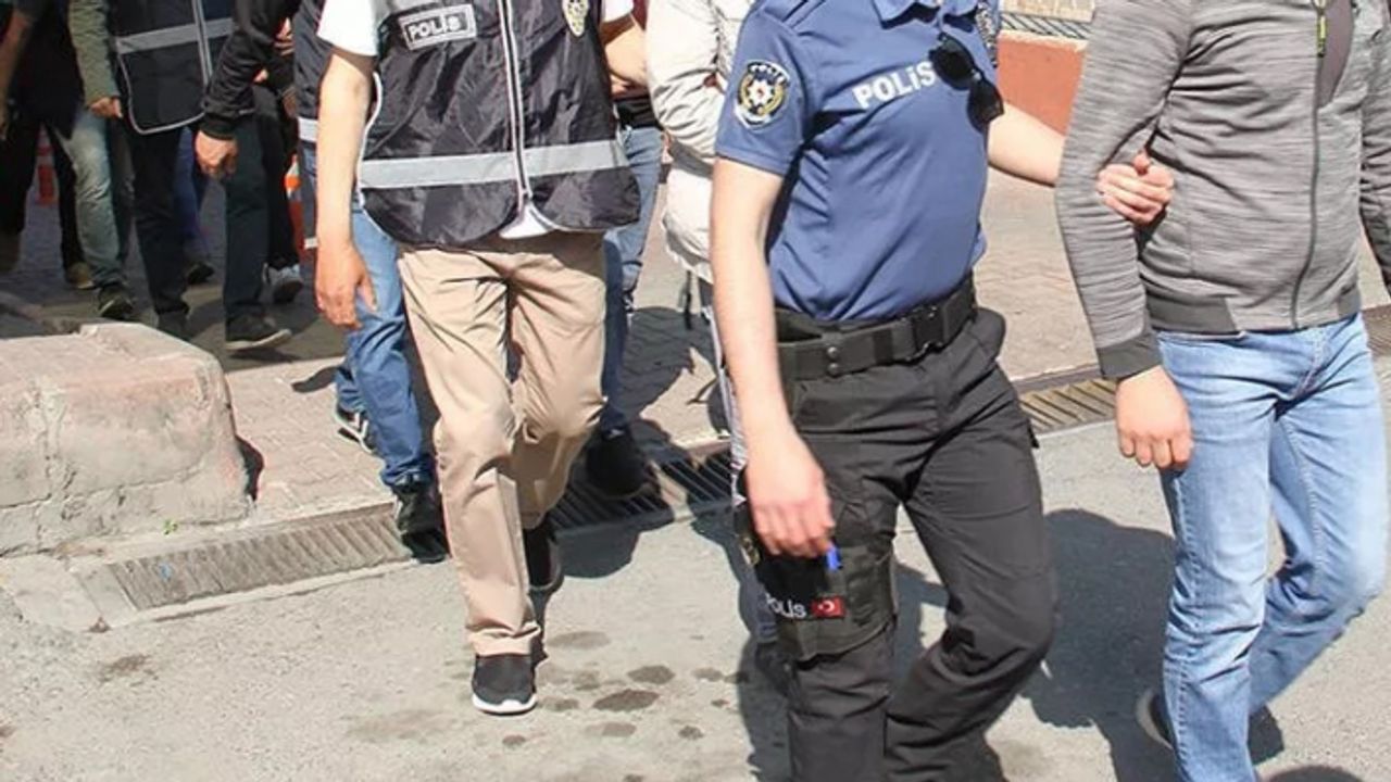 Van’da değişik suçlardan 5 kişi tutuklandı