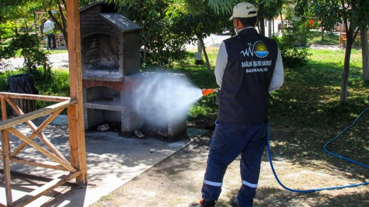Van’da park, bahçe ve mesire alanları ilaçlanıyor