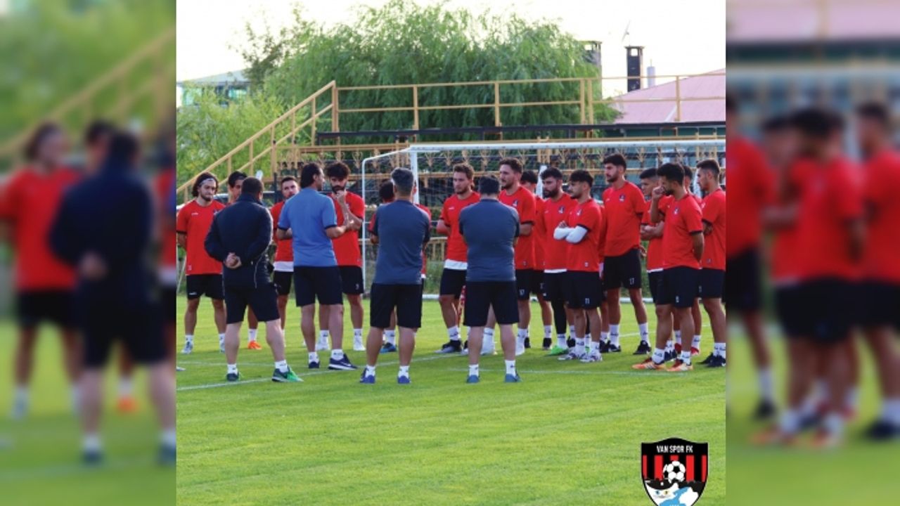 Vanspor, 21 futbolcuyla sözleşme imzaladı