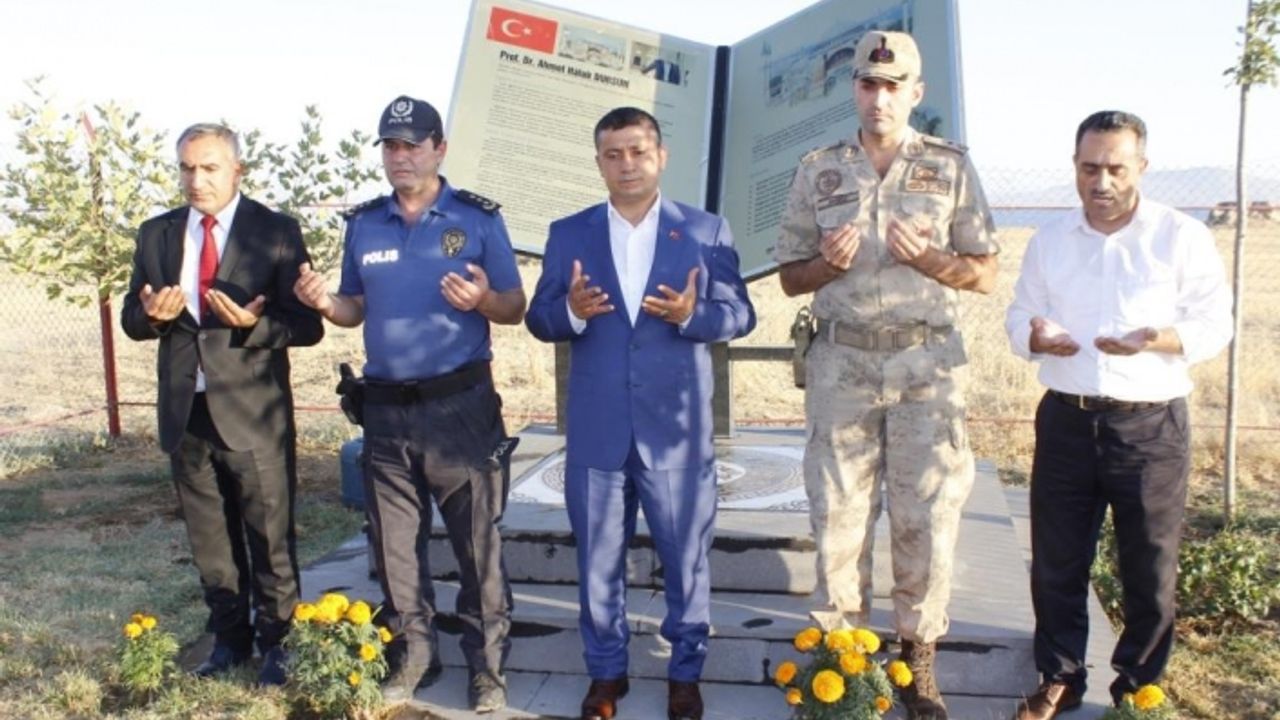Ahmet Haluk Dursun Erciş’te kaza yaptığı yerde anıldı