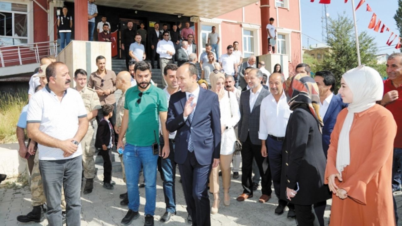 Kaymakam Solak, Başkale'ye veda etti