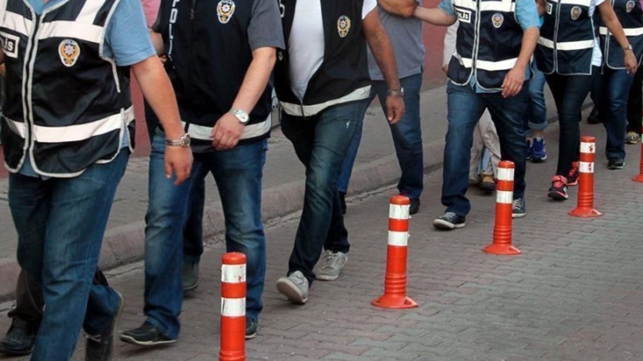 Van’da değişik suçlardan aranan 9 kişi tutuklandı