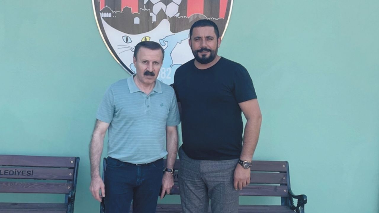 Vanspor'un önceki başkanlarından Yenitürk, Başkan Kıyak'ı ziyaret etti