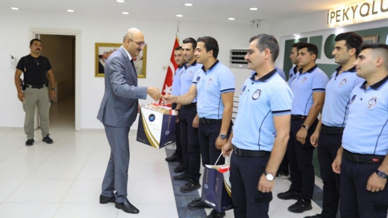Başkan Vekili Aydın, zabıtalarla bir araya geldi