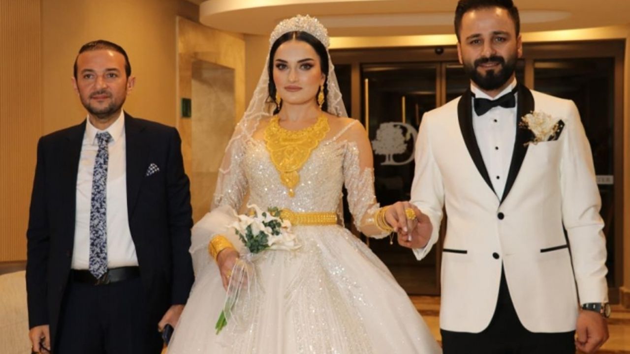 Van'da gelin ve damada 4 milyon TL'lik takı takıldı