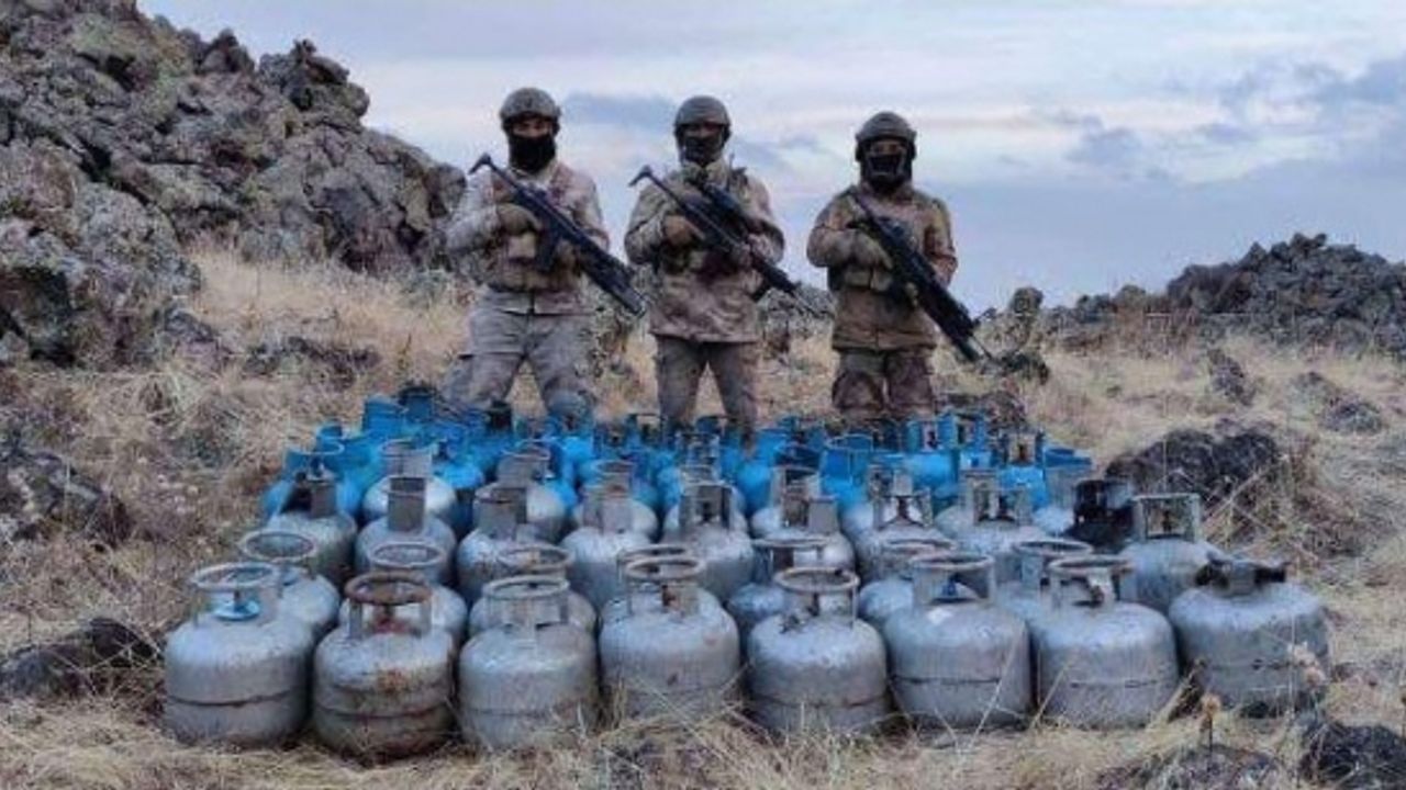Çaldıran’da sığınakta 50 adet büyük tüp ele geçirildi