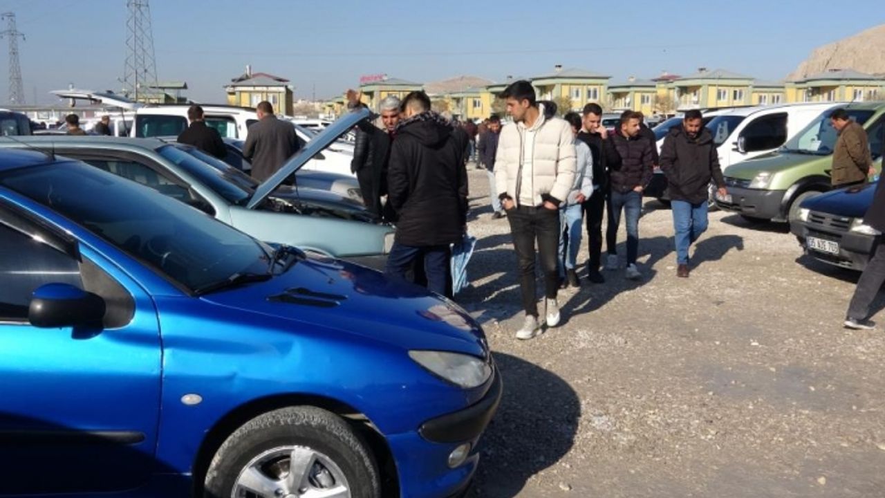 Van’da açık oto pazarında yılsonu hareketliliği