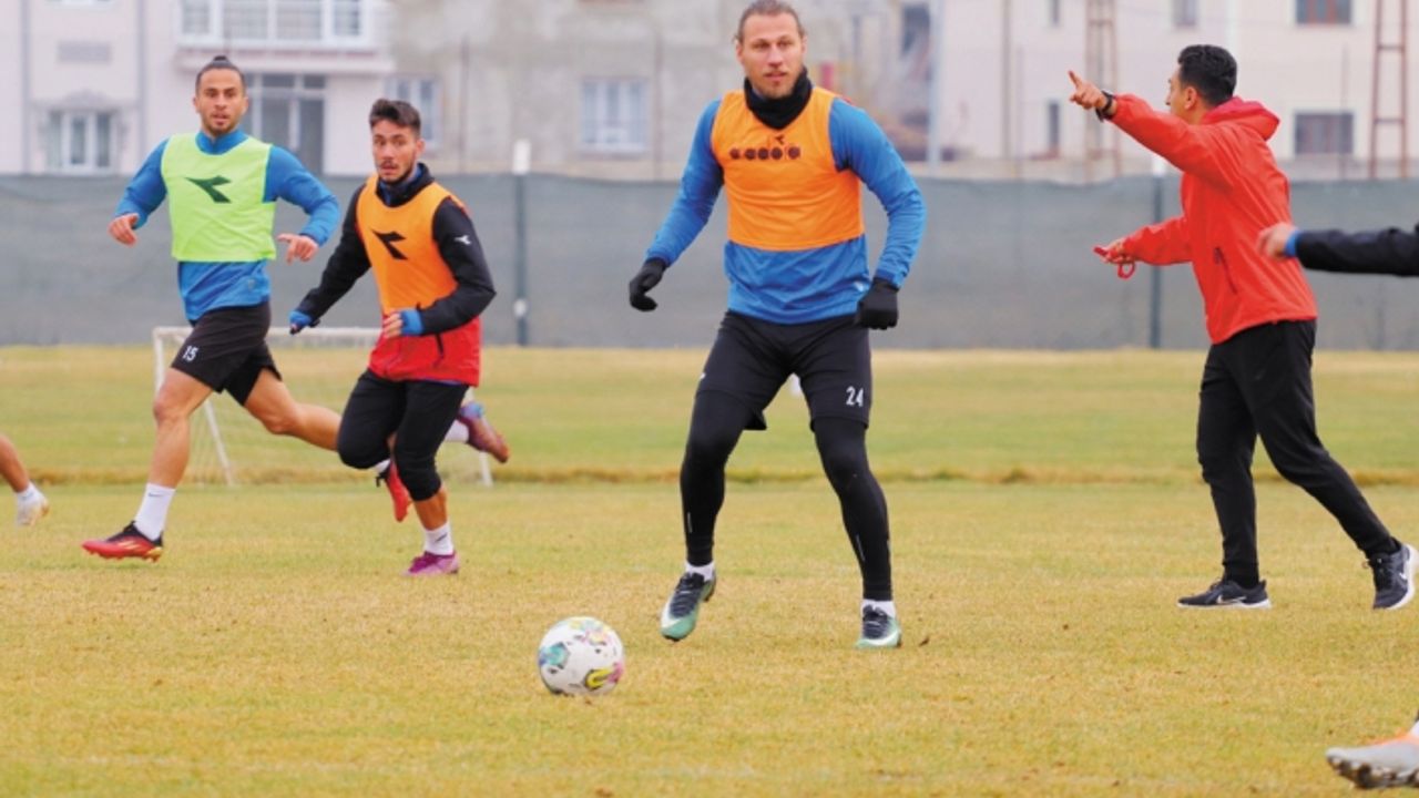 Vanspor, lidere konuk oluyor