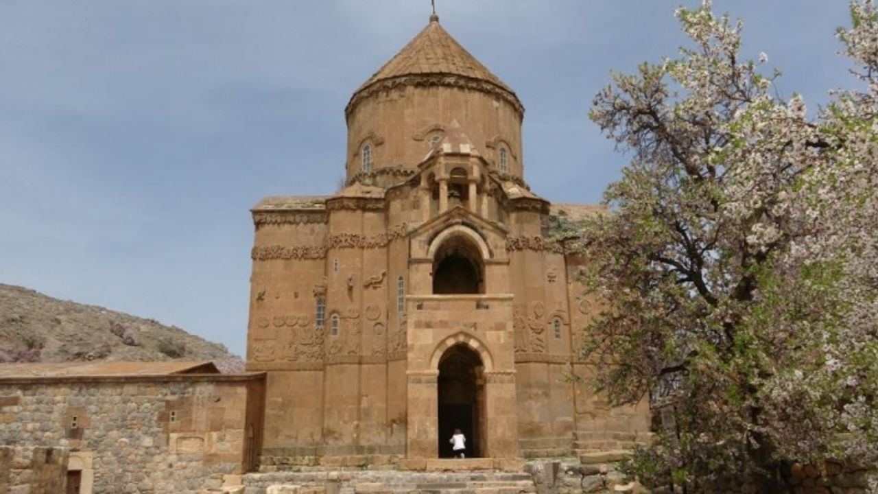 2022 yılında Akdamar Adası’nı 260 bin kişi ziyaret etti