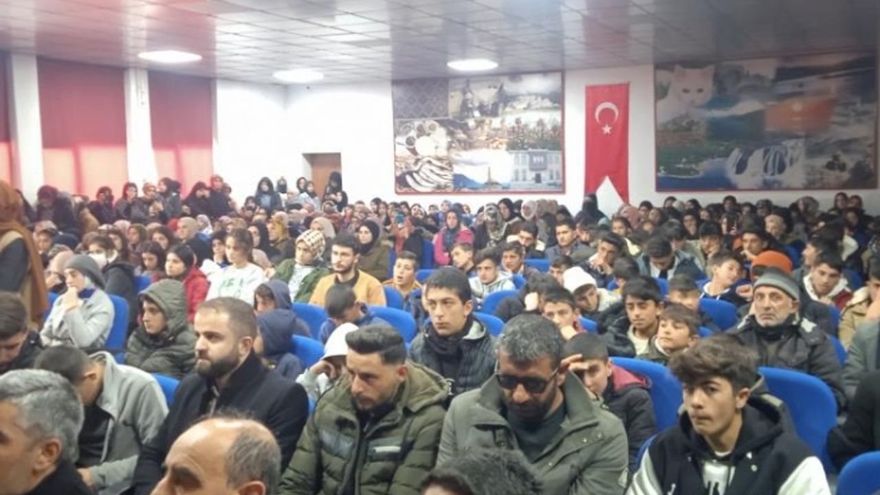 Özalp Müftülüğü'nden gençlerle buluşma programı