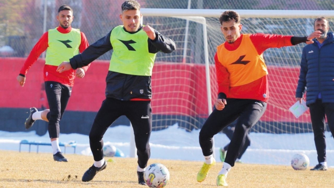 Vanspor, Fethiyespor'a kilitlendi