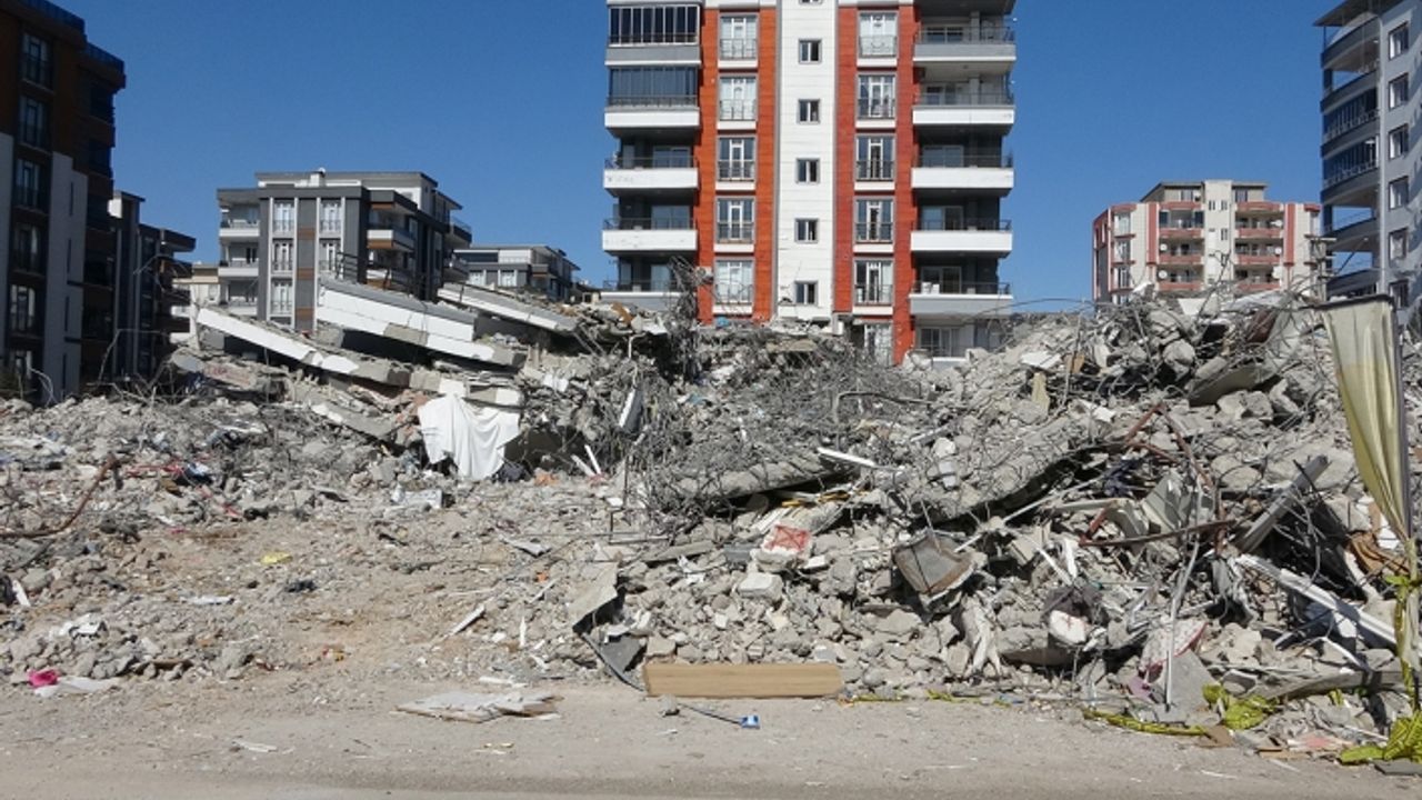 Çok sayıda kişinin öldüğü sitenin müteahhidi tutuklandı