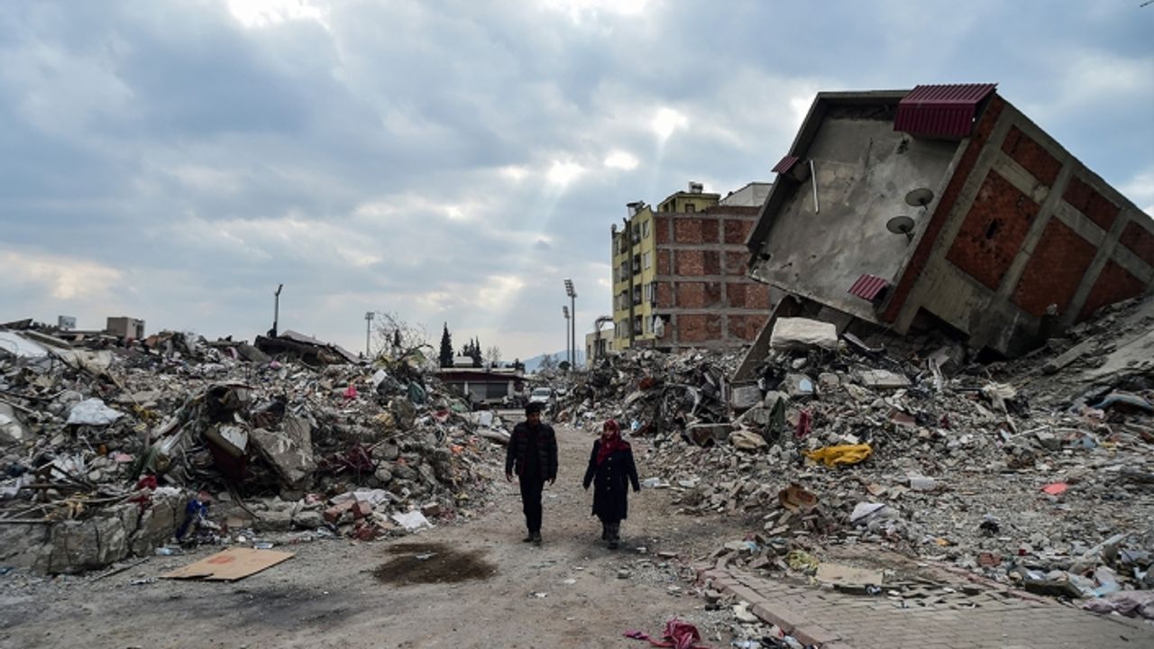 Depremde yıkılan binalarla ilgili soruşturmalarda 203 şüpheli tutuklandı