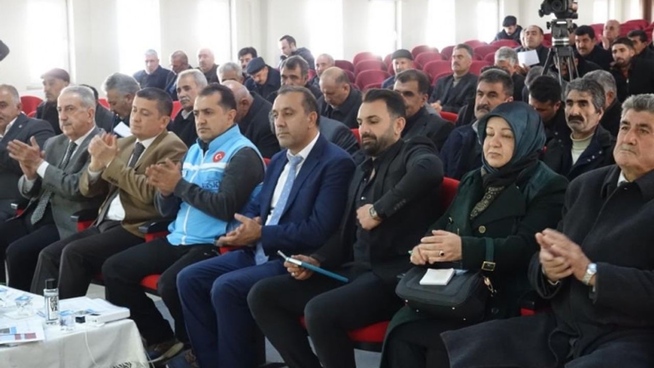 Erciş’te mahalle muhtarlarının sorunları dinlendi