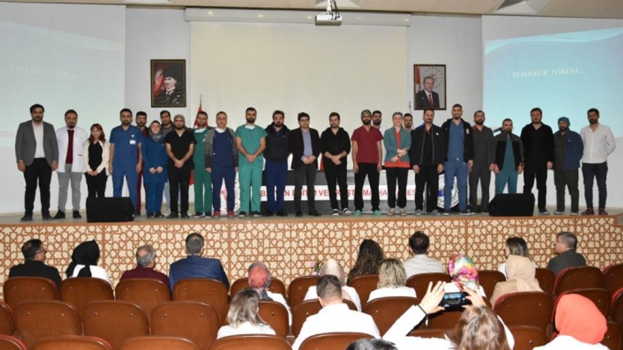 Van’dan giden sağlıkçılar depremzedelerin gönlüne dokundu