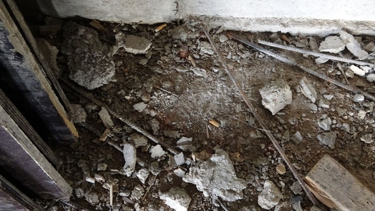 Bu kadarına da pes, binanın kirişlerini toprakla doldurdular