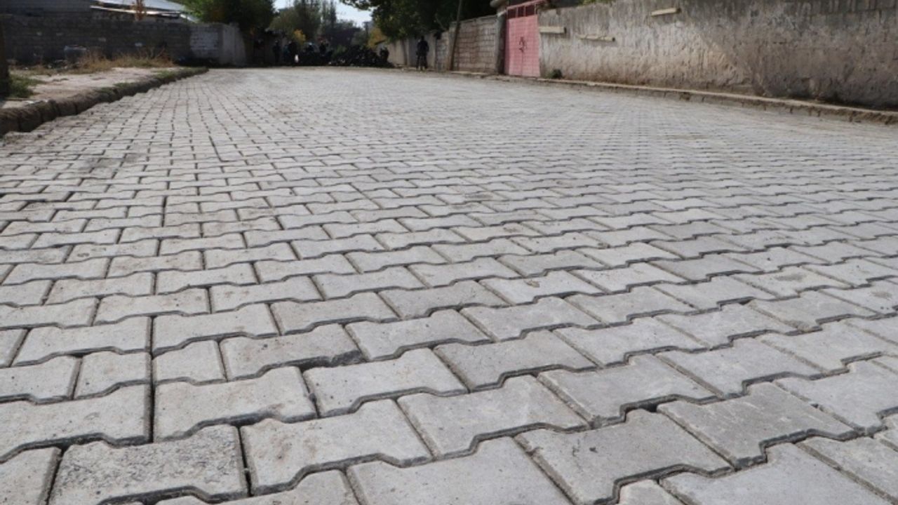 Erciş Belediyesi, yol ve kaldırım kaplaması yaptıracak