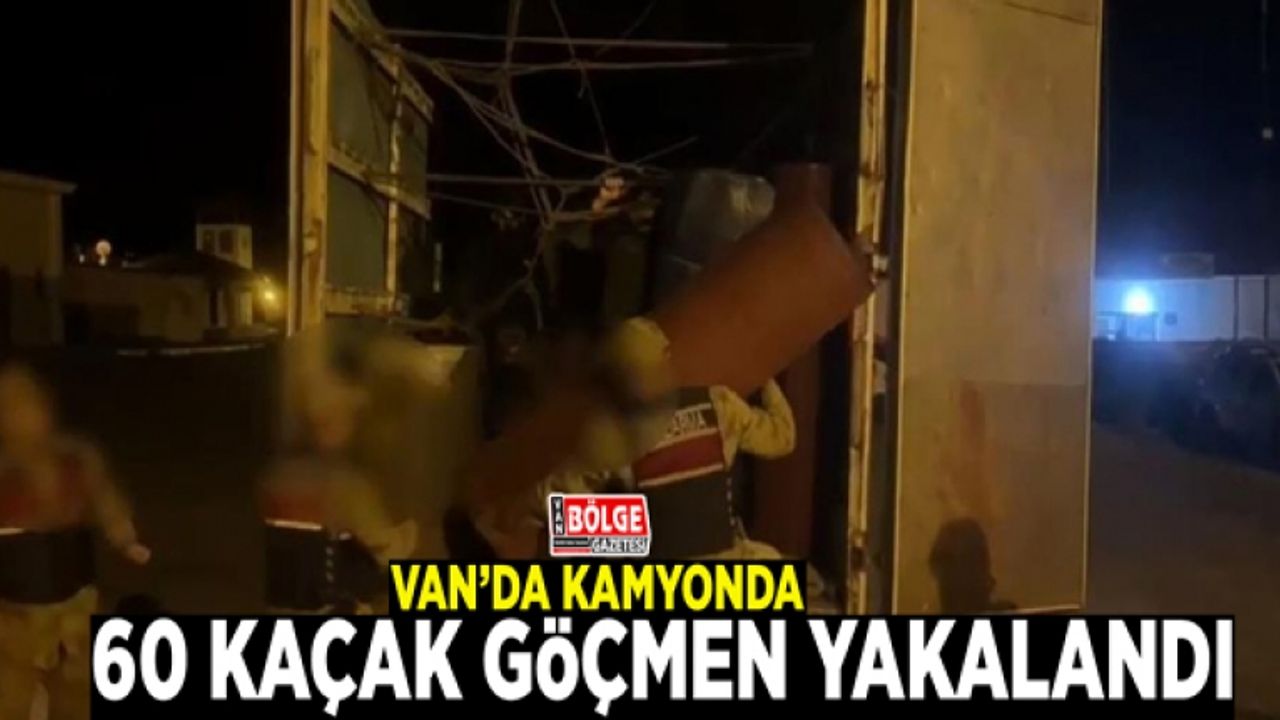 ‘Ev eşyası var’ denilen kamyonda 60 göçmen çıktı