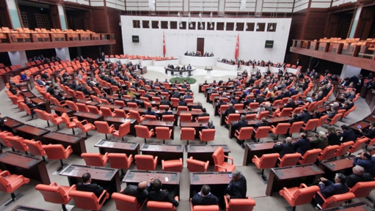 EYT ile ilgili düzenlemeyi içeren kanun teklifi TBMM Genel Kurulu'nda kabul edilerek yasalaştı