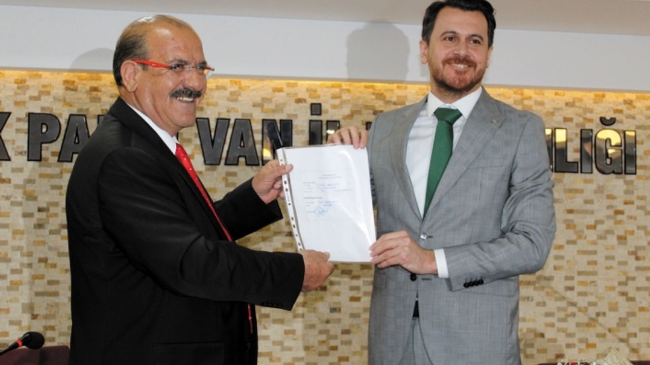 İşadamı Şevgin, AK Parti'den aday adayı oldu