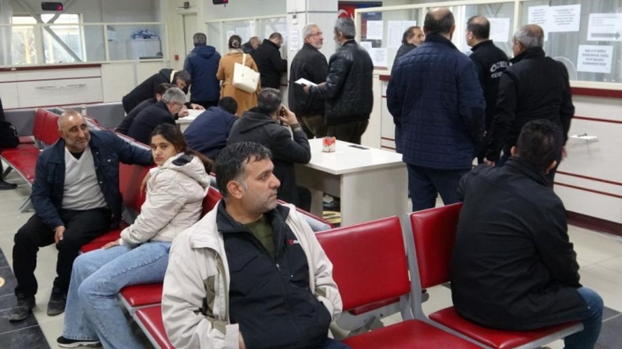 SGK Van İl Müdürlüğü'nde EYT yoğunluğu