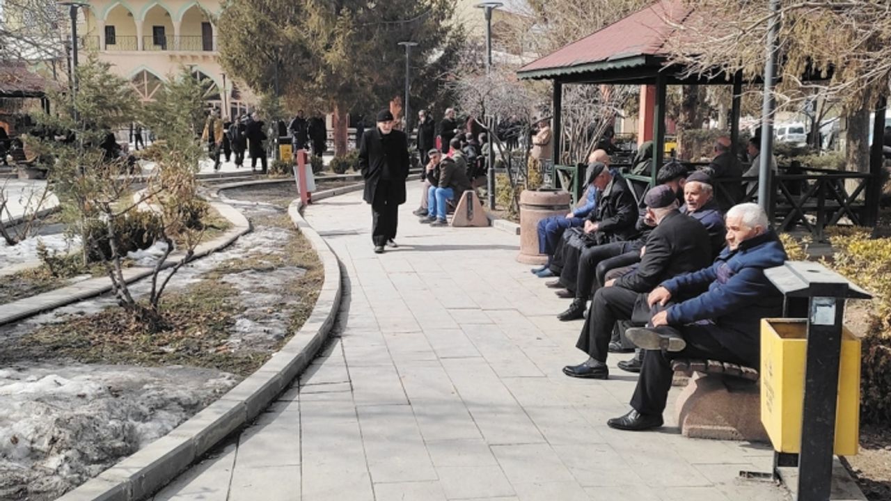 Van'da sıcak hava yüzünü gösterdi
