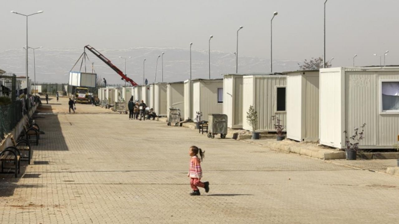 Van ekibi Malatya'da yaraları sarmaya devam ediyor