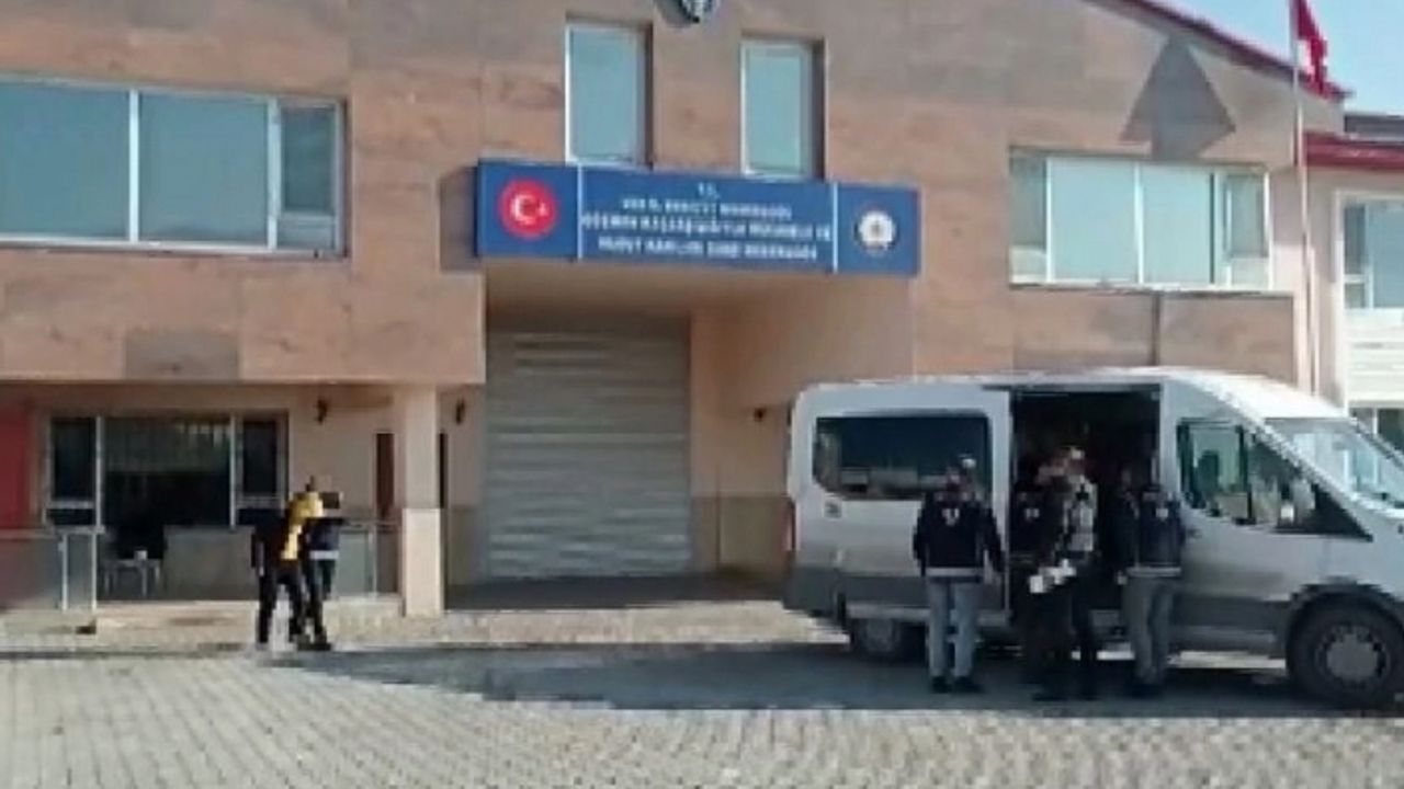 Van’da 3 organizatör tutuklandı