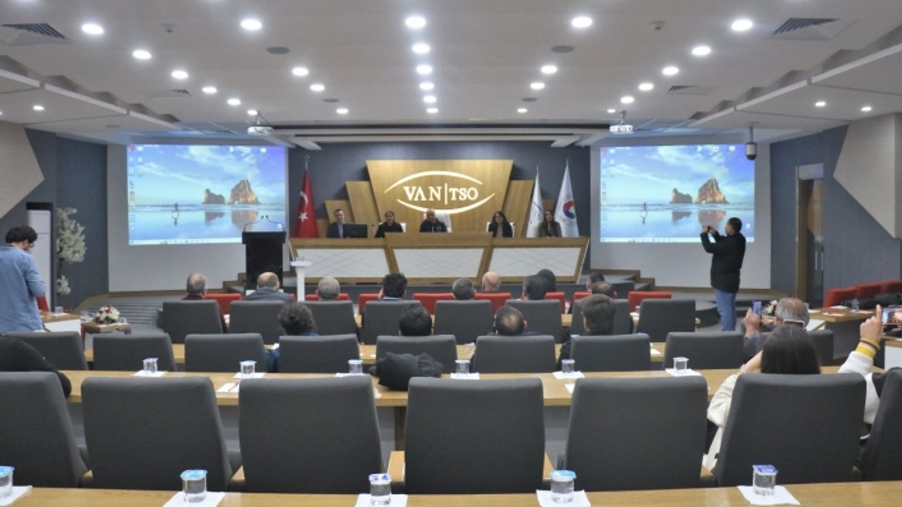 Van’da ‘Depremin Psikolojik ve Sosyolojik Etkileri’ paneli