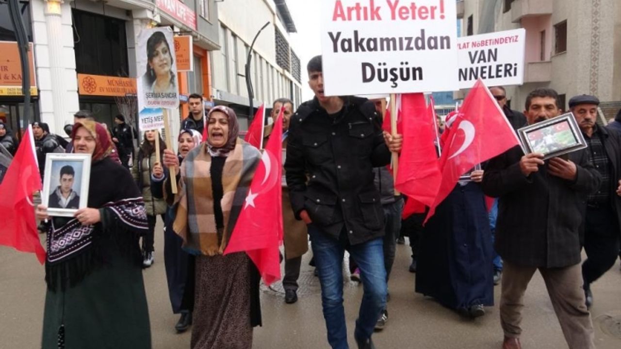 Vanlı annelerin evlat nöbeti ikinci yılını tamamladı
