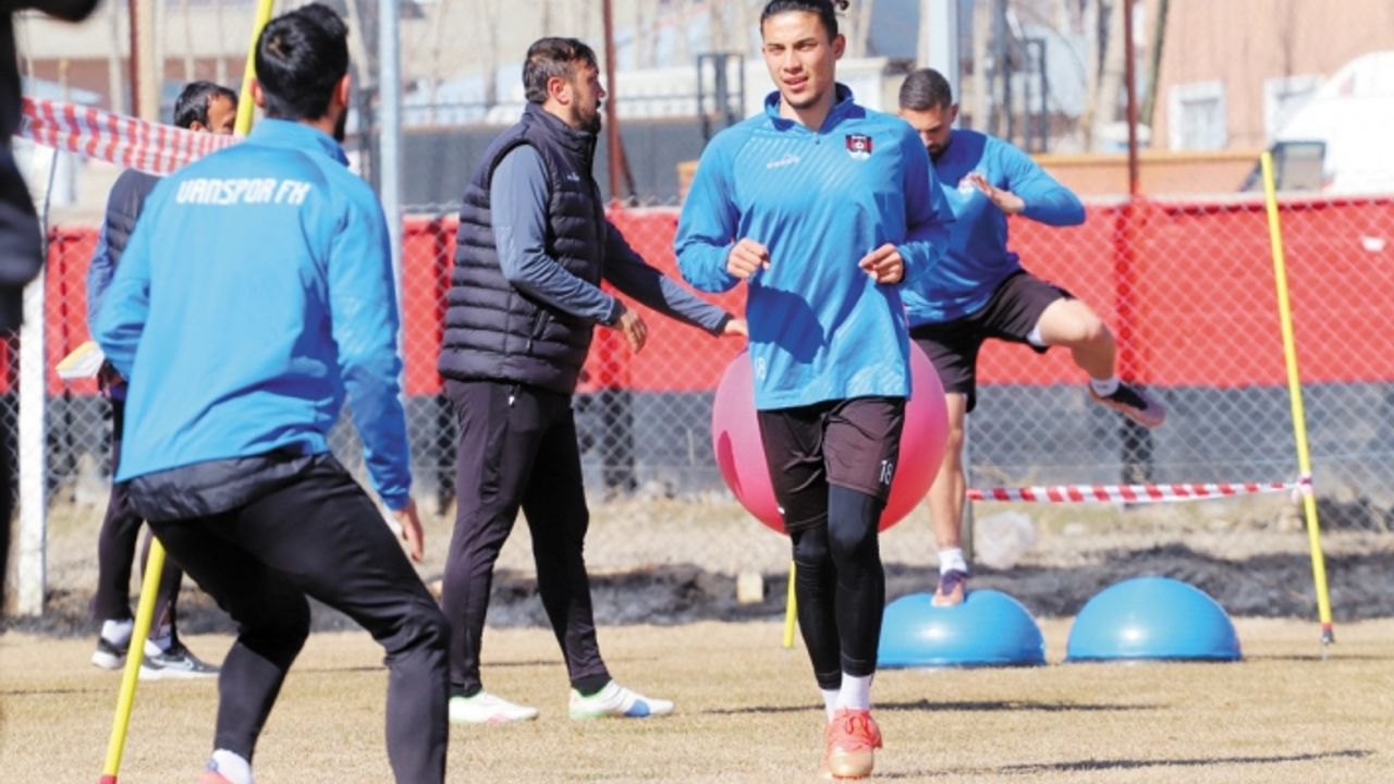 Vanspor, İskenderunspor'a bileniyor